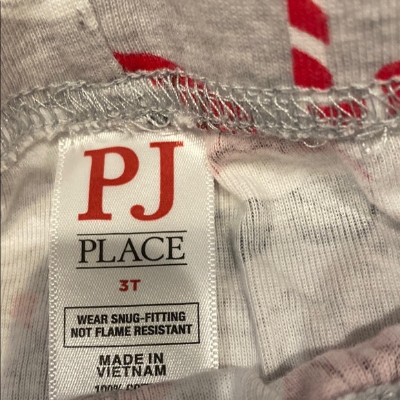 The Children's Place Gray and Red Pajama Sets with Santa Claus Design - Picture 8 of 9